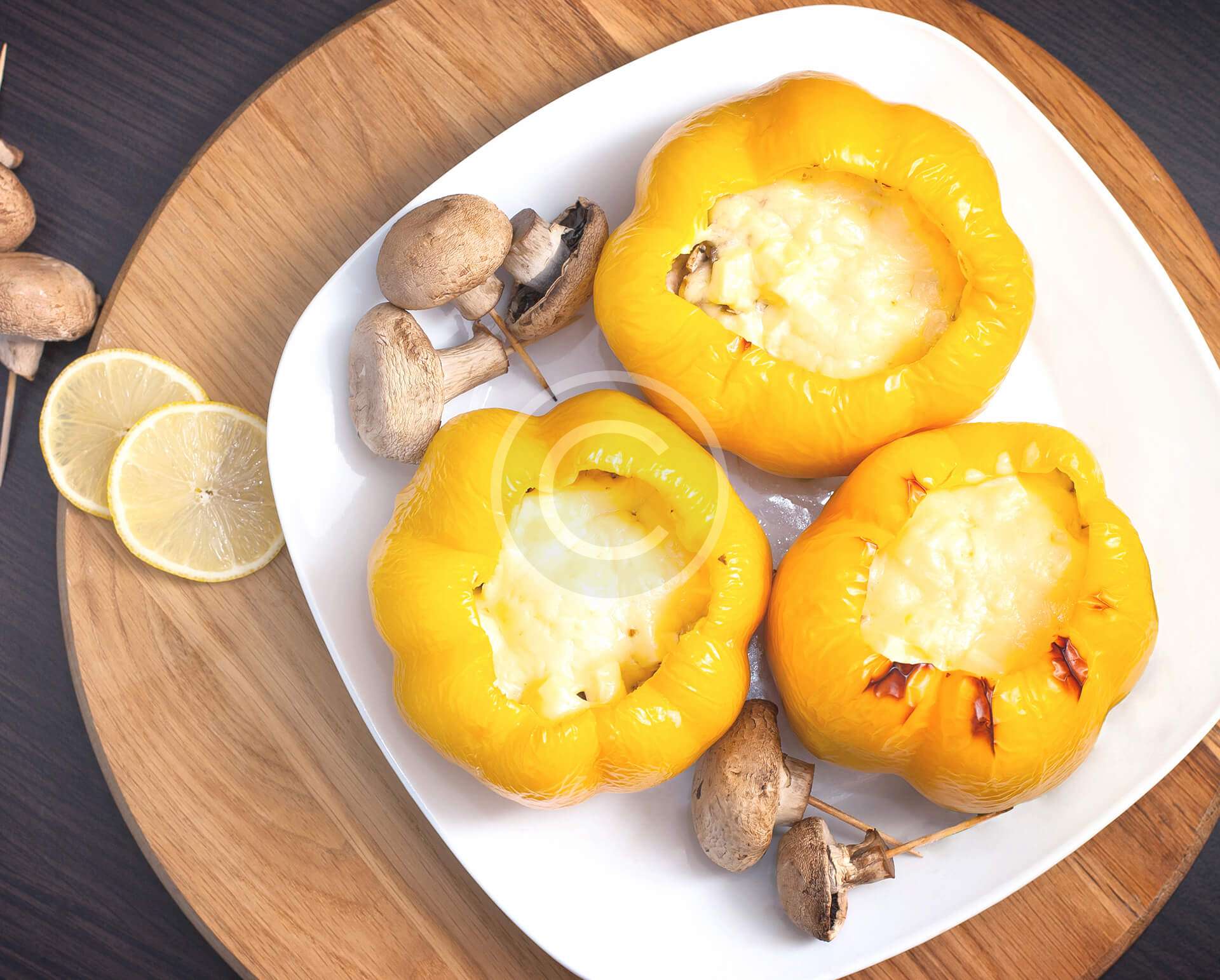 Sweet peppers With Chicken & cheese